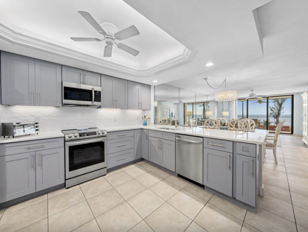 Sanibel Vacation Condo Sleeps Six Guests.